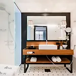F6 Hotel 5*