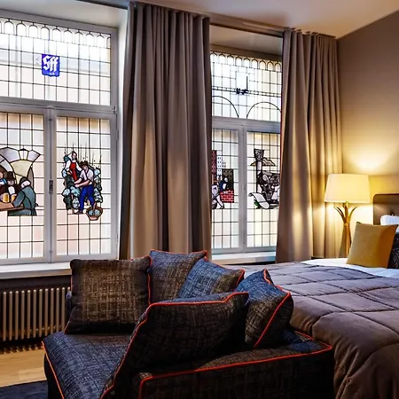 Hotel F6 4*