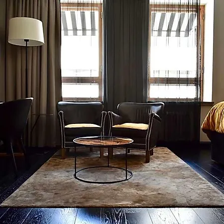 F6 Hotel