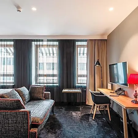 F6 Hotel