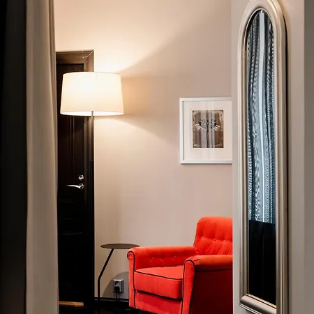 F6 Hotel
