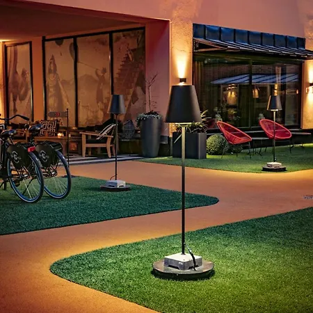 F6 Hotell 4*
