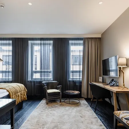 F6 Hotell 4*